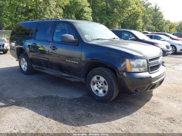 46195844 :رقم المزاد ، 1GNSKJE38BR377161 vin ، 2011 Chevrolet Suburban 1500 Lt1 مزاد بيع