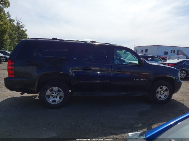 46195844 :رقم المزاد ، 1GNSKJE38BR377161 vin ، 2011 Chevrolet Suburban 1500 Lt1 مزاد بيع