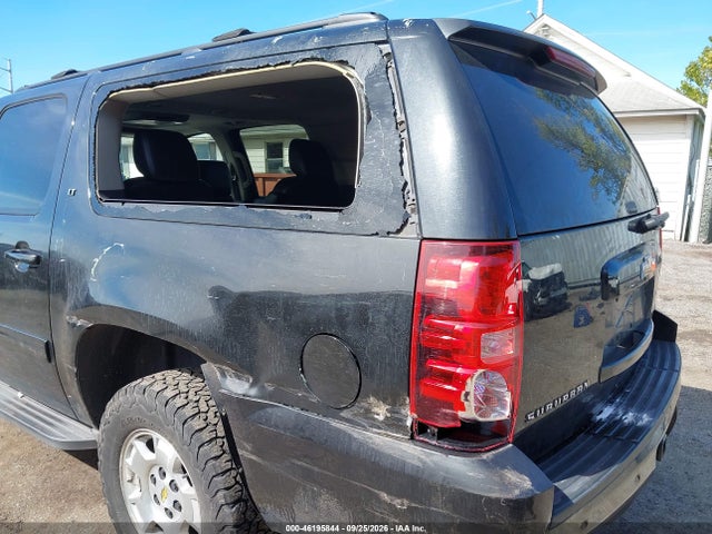 46195844 :رقم المزاد ، 1GNSKJE38BR377161 vin ، 2011 Chevrolet Suburban 1500 Lt1 مزاد بيع