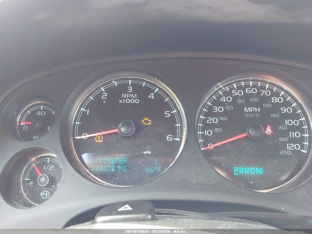 46195844 :رقم المزاد ، 1GNSKJE38BR377161 vin ، 2011 Chevrolet Suburban 1500 Lt1 مزاد بيع