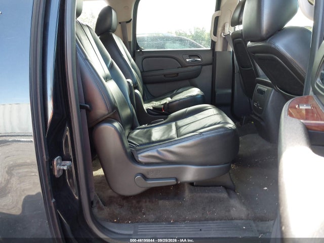 46195844 :رقم المزاد ، 1GNSKJE38BR377161 vin ، 2011 Chevrolet Suburban 1500 Lt1 مزاد بيع