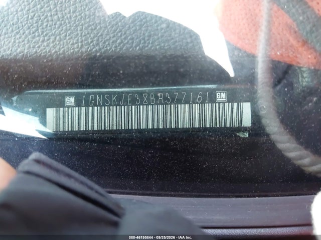 46195844 :رقم المزاد ، 1GNSKJE38BR377161 vin ، 2011 Chevrolet Suburban 1500 Lt1 مزاد بيع