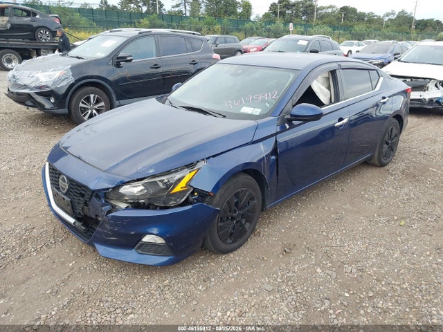 46195912 :رقم المزاد ، 1N4BL4BV2NN334417 vin ، 2022 Nissan Altima S Fwd مزاد بيع