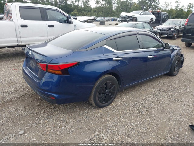 46195912 :رقم المزاد ، 1N4BL4BV2NN334417 vin ، 2022 Nissan Altima S Fwd مزاد بيع
