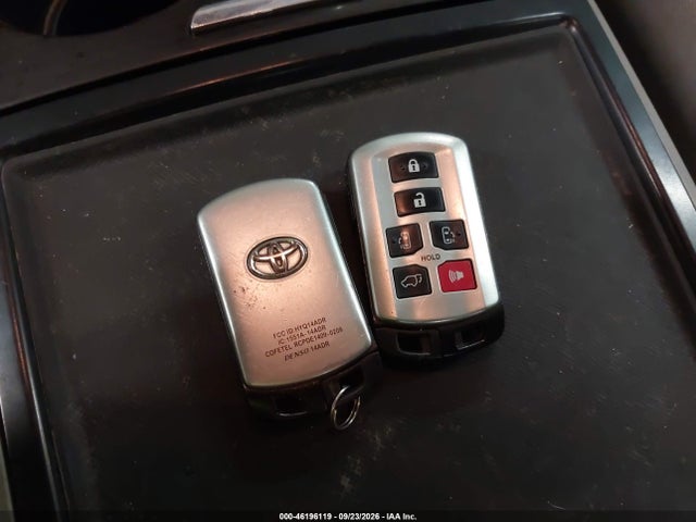 46196119 :رقم المزاد ، 5TDYK3DC1FS560232 vin ، 2015 Toyota Sienna Xle 8 Passenger مزاد بيع