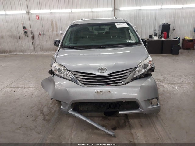 46196119 :رقم المزاد ، 5TDYK3DC1FS560232 vin ، 2015 Toyota Sienna Xle 8 Passenger مزاد بيع