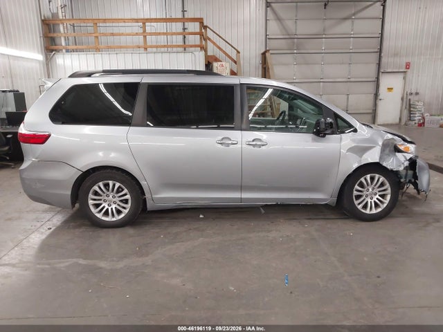 46196119 :رقم المزاد ، 5TDYK3DC1FS560232 vin ، 2015 Toyota Sienna Xle 8 Passenger مزاد بيع