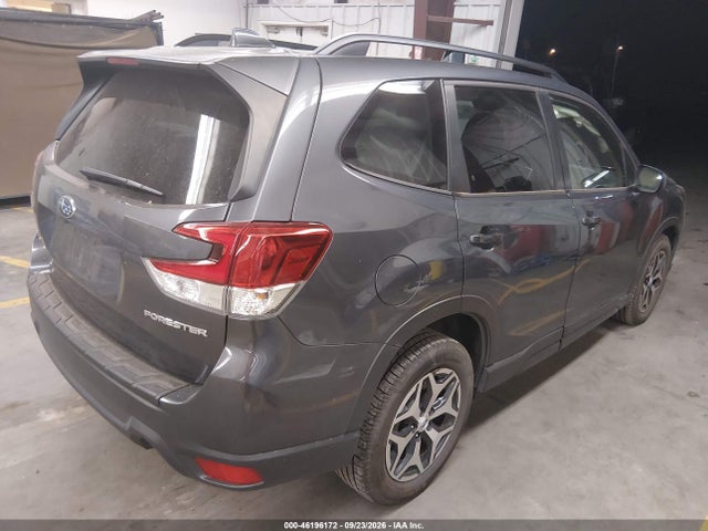 JF2SKAJC4MH477976 Subaru Forester Premium