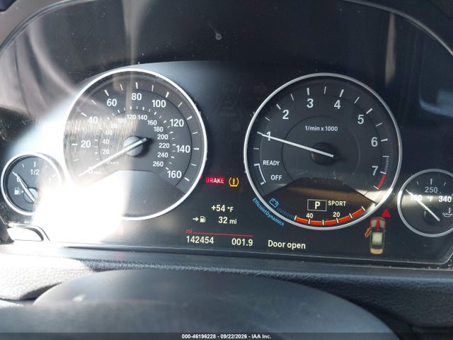 BMW 320i 2017 WBA8E1G53HNU14199 Image 7