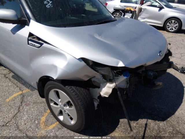 KIA Soul 2016 KNDJN2A29G7872227 Image 13