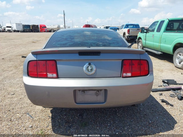 46196428 :رقم المزاد ، 1ZVFT80N975256028 vin ، 2007 Ford Mustang Deluxe/premium مزاد بيع