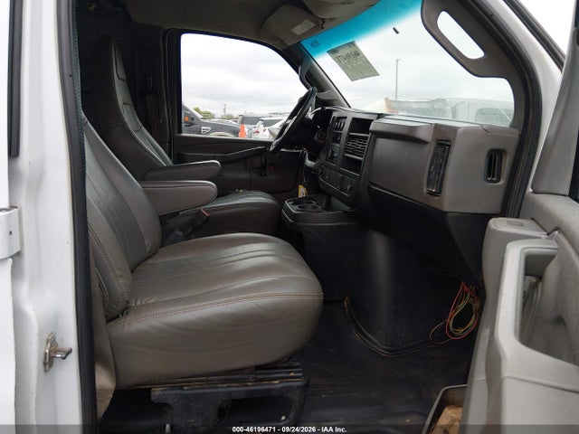 Chevrolet Express 2500 Work Van 2016 1GCWGAFF0G1334153 Image 5