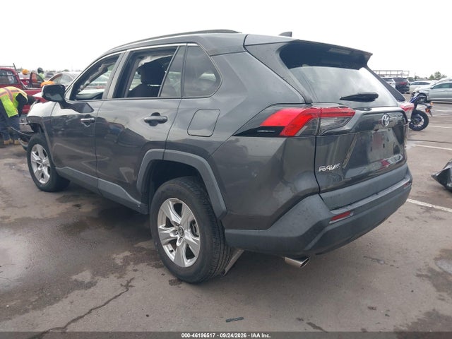 46196517 :رقم المزاد ، 2T3W1RFV2MW121547 vin ، 2021 Toyota Rav4 Xle مزاد بيع