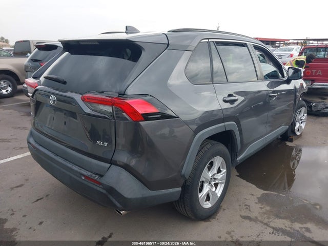 46196517 :رقم المزاد ، 2T3W1RFV2MW121547 vin ، 2021 Toyota Rav4 Xle مزاد بيع