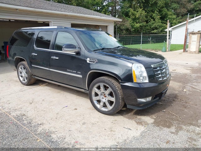 2011 Cadillac Escalade Esv Premium მანქანა იყიდება აუქციონზე, vin: 1GYS4JEF3BR160995, აუქციონის ნომერი: 46196562