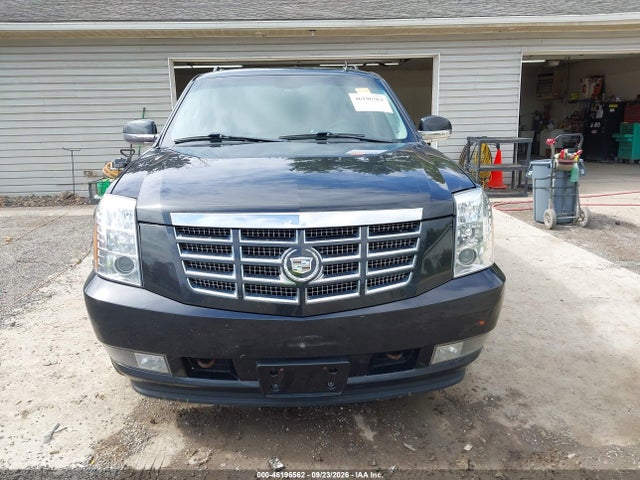 2011 Cadillac Escalade Esv Premium მანქანა იყიდება აუქციონზე, vin: 1GYS4JEF3BR160995, აუქციონის ნომერი: 46196562