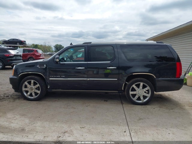 2011 Cadillac Escalade Esv Premium მანქანა იყიდება აუქციონზე, vin: 1GYS4JEF3BR160995, აუქციონის ნომერი: 46196562