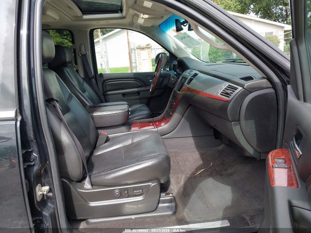 2011 Cadillac Escalade Esv Premium მანქანა იყიდება აუქციონზე, vin: 1GYS4JEF3BR160995, აუქციონის ნომერი: 46196562