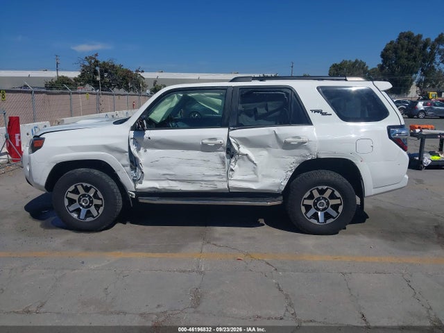 2022 Toyota 4runner Trd Off Road Premium მანქანა იყიდება აუქციონზე, vin: JTERU5JR2N6044121, აუქციონის ნომერი: 46196832