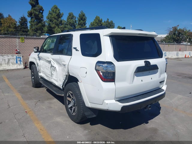 2022 Toyota 4runner Trd Off Road Premium მანქანა იყიდება აუქციონზე, vin: JTERU5JR2N6044121, აუქციონის ნომერი: 46196832
