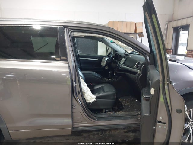 Продаж на аукціоні авто 2016 Toyota Highlander Xle, vin: 5TDKKRFH2GS122788, номер лоту: 46196954