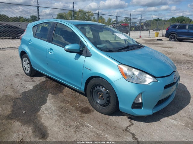 Продажа на аукционе авто 2012 Toyota Prius C Two, vin: JTDKDTB37C1015566, номер лота: 46197089