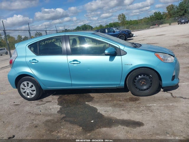 Продажа на аукционе авто 2012 Toyota Prius C Two, vin: JTDKDTB37C1015566, номер лота: 46197089