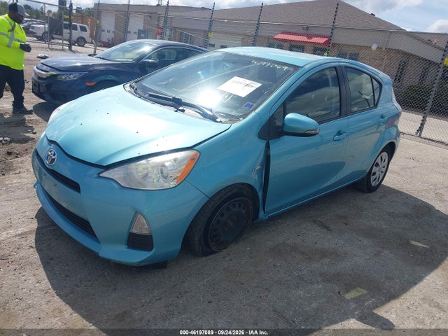 Продажа на аукционе авто 2012 Toyota Prius C Two, vin: JTDKDTB37C1015566, номер лота: 46197089