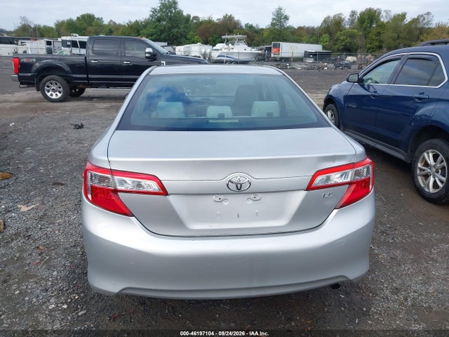 46197104 :رقم المزاد ، 4T1BF1FK5DU276688 vin ، 2013 Toyota Camry Le مزاد بيع