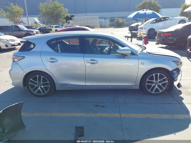 JTHKD5BH0F2229223 Lexus CT 200H