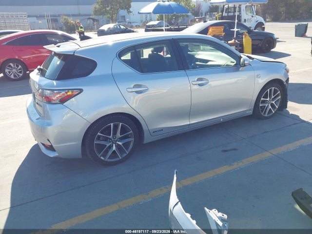 JTHKD5BH0F2229223 Lexus CT 200H
