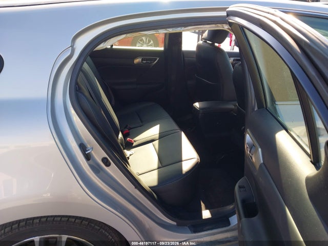 JTHKD5BH0F2229223 Lexus CT 200H