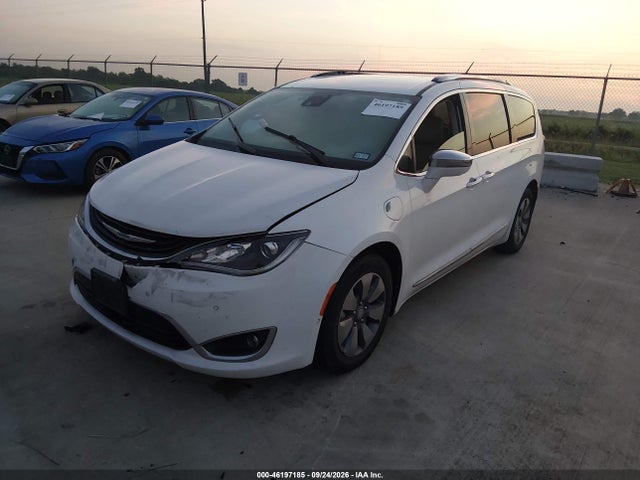 Chrysler Pacifica Hybrid Limited 2018 2C4RC1N76JR105207 Image 2