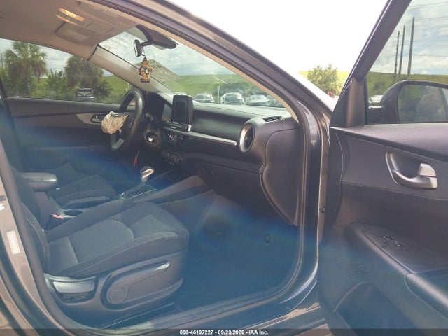 46197227 :رقم المزاد ، 3KPF24ADXME323630 vin ، 2021 Kia Forte Fe مزاد بيع
