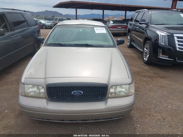 2004 Ford Crown Victoria Police მანქანა იყიდება აუქციონზე, vin: 2FAHP71W84X142507, აუქციონის ნომერი: 46197248