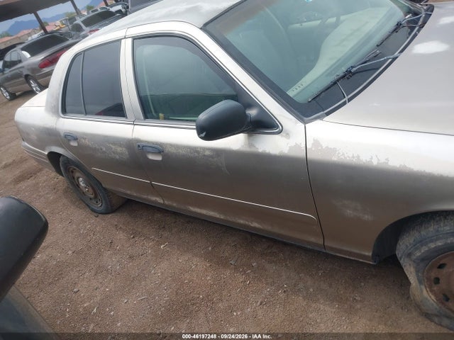 2004 Ford Crown Victoria Police მანქანა იყიდება აუქციონზე, vin: 2FAHP71W84X142507, აუქციონის ნომერი: 46197248