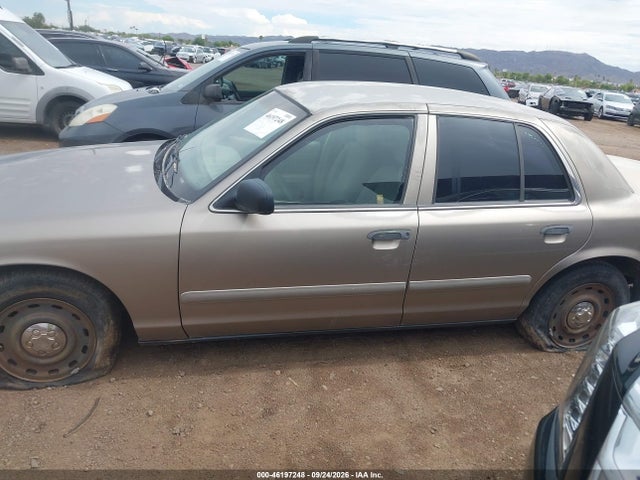 2004 Ford Crown Victoria Police მანქანა იყიდება აუქციონზე, vin: 2FAHP71W84X142507, აუქციონის ნომერი: 46197248