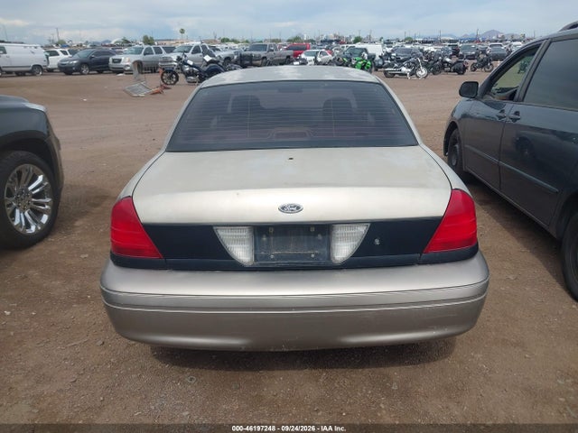 2004 Ford Crown Victoria Police მანქანა იყიდება აუქციონზე, vin: 2FAHP71W84X142507, აუქციონის ნომერი: 46197248