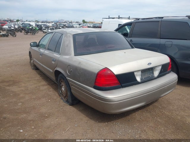 2004 Ford Crown Victoria Police მანქანა იყიდება აუქციონზე, vin: 2FAHP71W84X142507, აუქციონის ნომერი: 46197248