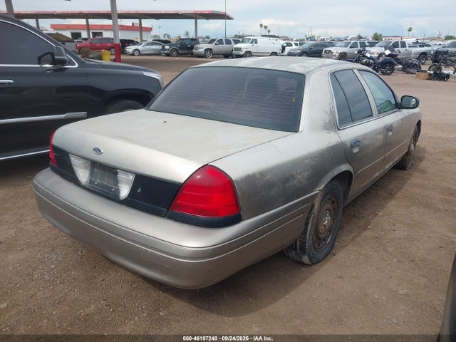 2004 Ford Crown Victoria Police მანქანა იყიდება აუქციონზე, vin: 2FAHP71W84X142507, აუქციონის ნომერი: 46197248