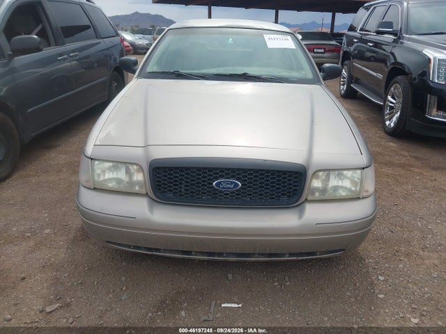 2004 Ford Crown Victoria Police მანქანა იყიდება აუქციონზე, vin: 2FAHP71W84X142507, აუქციონის ნომერი: 46197248