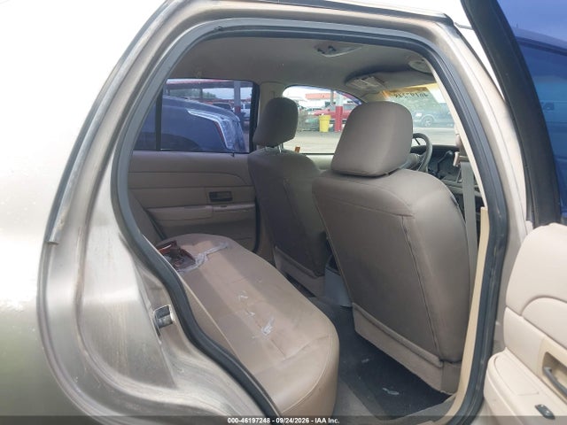 2004 Ford Crown Victoria Police მანქანა იყიდება აუქციონზე, vin: 2FAHP71W84X142507, აუქციონის ნომერი: 46197248
