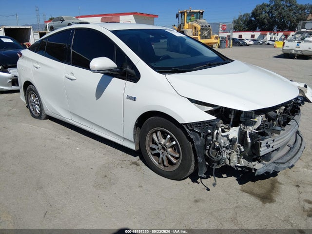 2017 Toyota Prius Prime Premium მანქანა იყიდება აუქციონზე, vin: JTDKARFP5H3054080, აუქციონის ნომერი: 46197250