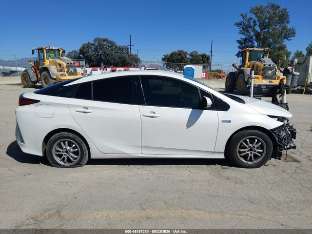2017 Toyota Prius Prime Premium მანქანა იყიდება აუქციონზე, vin: JTDKARFP5H3054080, აუქციონის ნომერი: 46197250