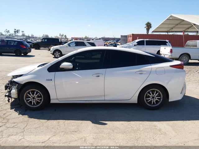 2017 Toyota Prius Prime Premium მანქანა იყიდება აუქციონზე, vin: JTDKARFP5H3054080, აუქციონის ნომერი: 46197250