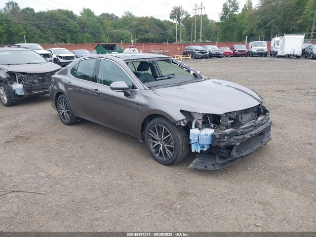 46197274 :رقم المزاد ، 4T1F11BK3MU025660 vin ، 2021 Toyota Camry Xle مزاد بيع