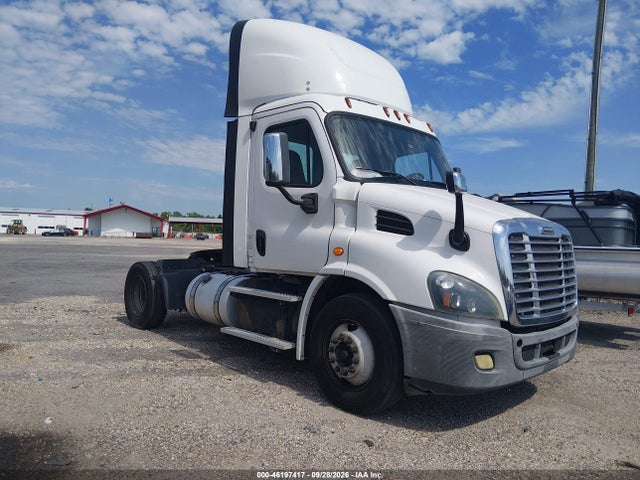 Auction sale of the 2017 Freightliner Cascadia 113, vin: 3AKBGBDVXHDHW0585, lot number: 46197417