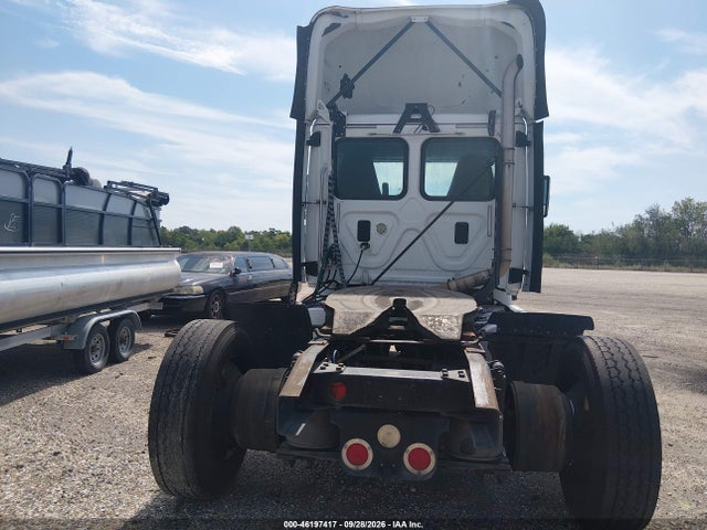 Продажа на аукционе авто 2017 Freightliner Cascadia 113, vin: 3AKBGBDVXHDHW0585, номер лота: 46197417