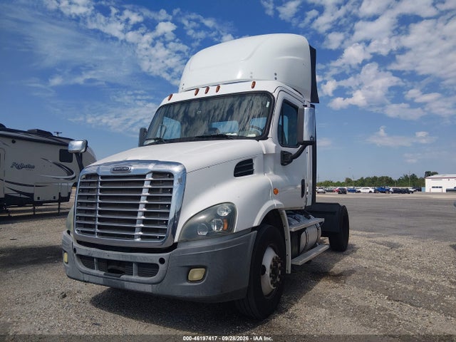 Продажа на аукционе авто 2017 Freightliner Cascadia 113, vin: 3AKBGBDVXHDHW0585, номер лота: 46197417