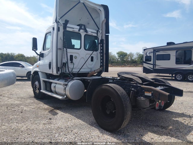Продажа на аукционе авто 2017 Freightliner Cascadia 113, vin: 3AKBGBDVXHDHW0585, номер лота: 46197417